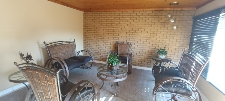 4 Bedroom Property for Sale in Langenhovenpark Free State